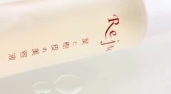 <a href="http://www.reju.co.jp/products/essence/reju_essence.html">葉と樹皮の美容液</a>
